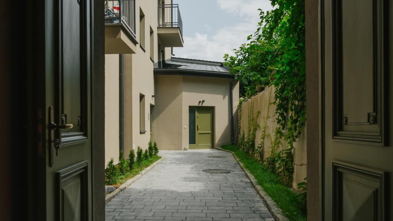 Movart Boutique Aparthotel Краків Екстер'єр фото