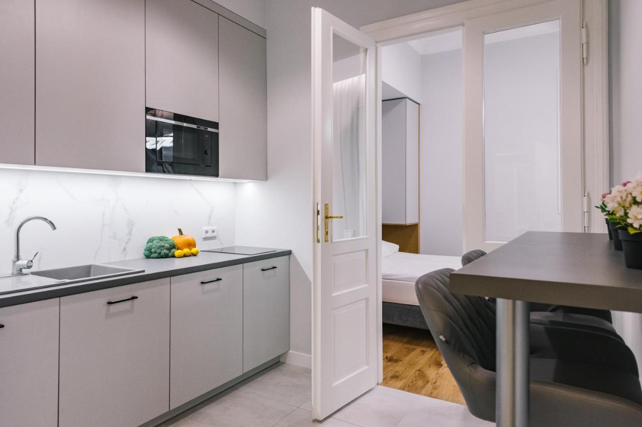 Movart Boutique Aparthotel Краків Екстер'єр фото